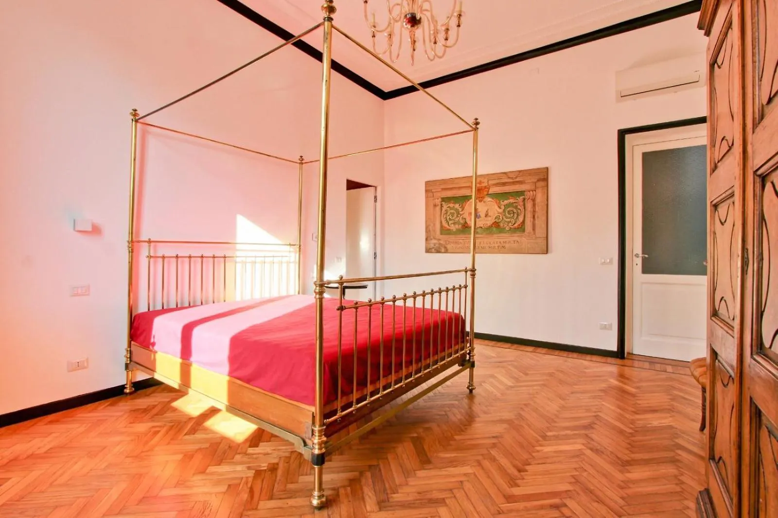 Tibullo ,Classico Ed Elegante Appartamento Rzym